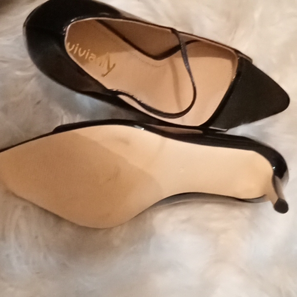 Shoe - Picture 3 of 4